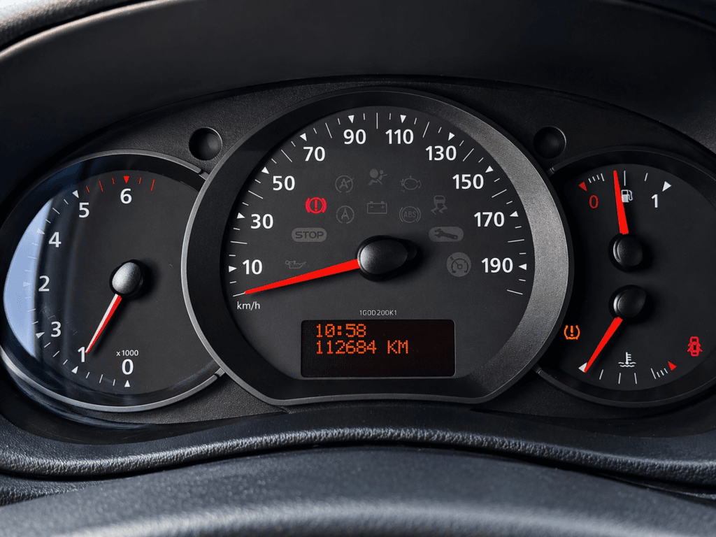 cuadro de instrumentos con kilometraje visible en furgoneta de segunda mano interior limpio y listo para trabajarlas fotos que te paso són de esta furgo:Renault Kangoo Combi 2019 · 5 plazas · Versátil y lista para trabajar. Tienes que hacer jpg y alt imagenes para pòscionar esto
Editar