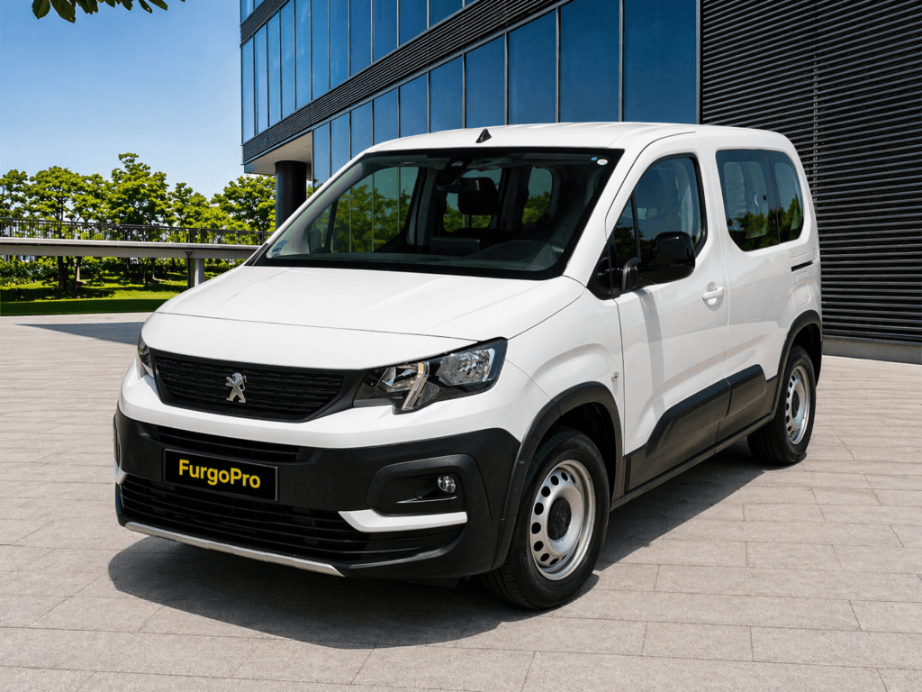 peugeot rifter 2023 segunda mano en girona vista frontal izquierda con carroceria blanca y diseño robusto ideal para uso profesional y diario