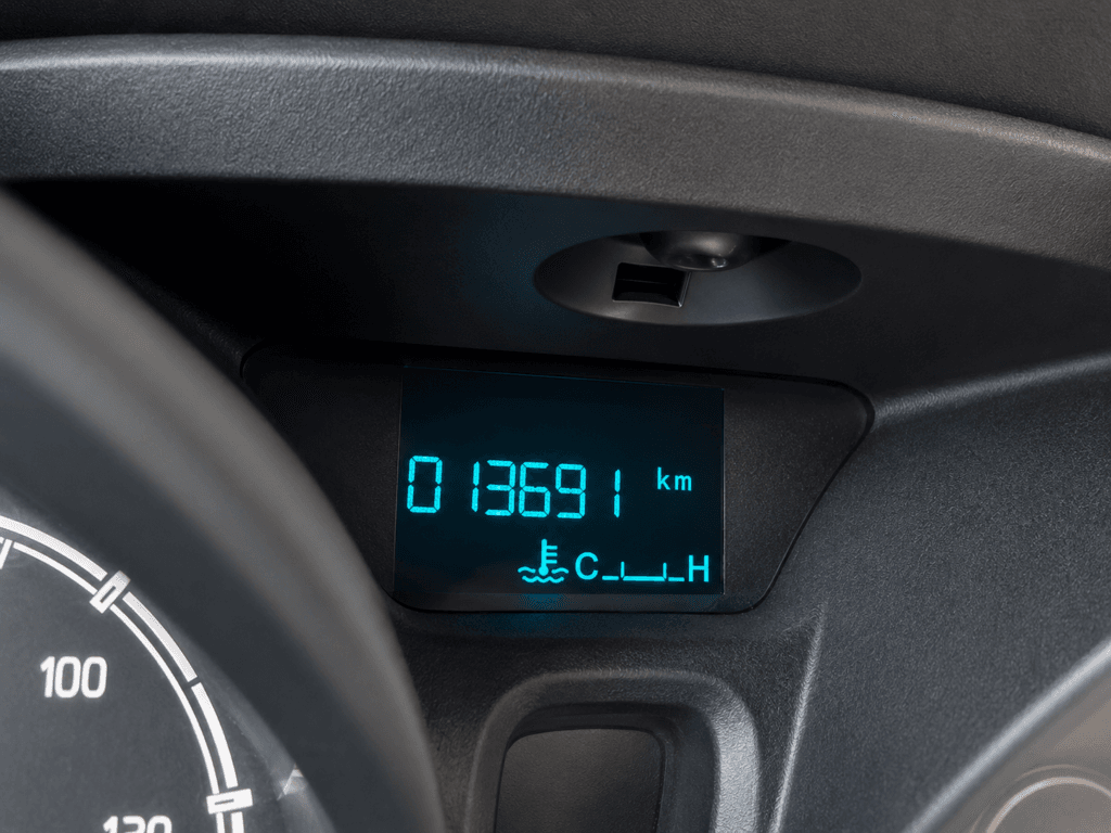 Cuadro de instrumentos de Ford Transit Courier Van 2022 diésel con 13.691 km reales en excelente estado.