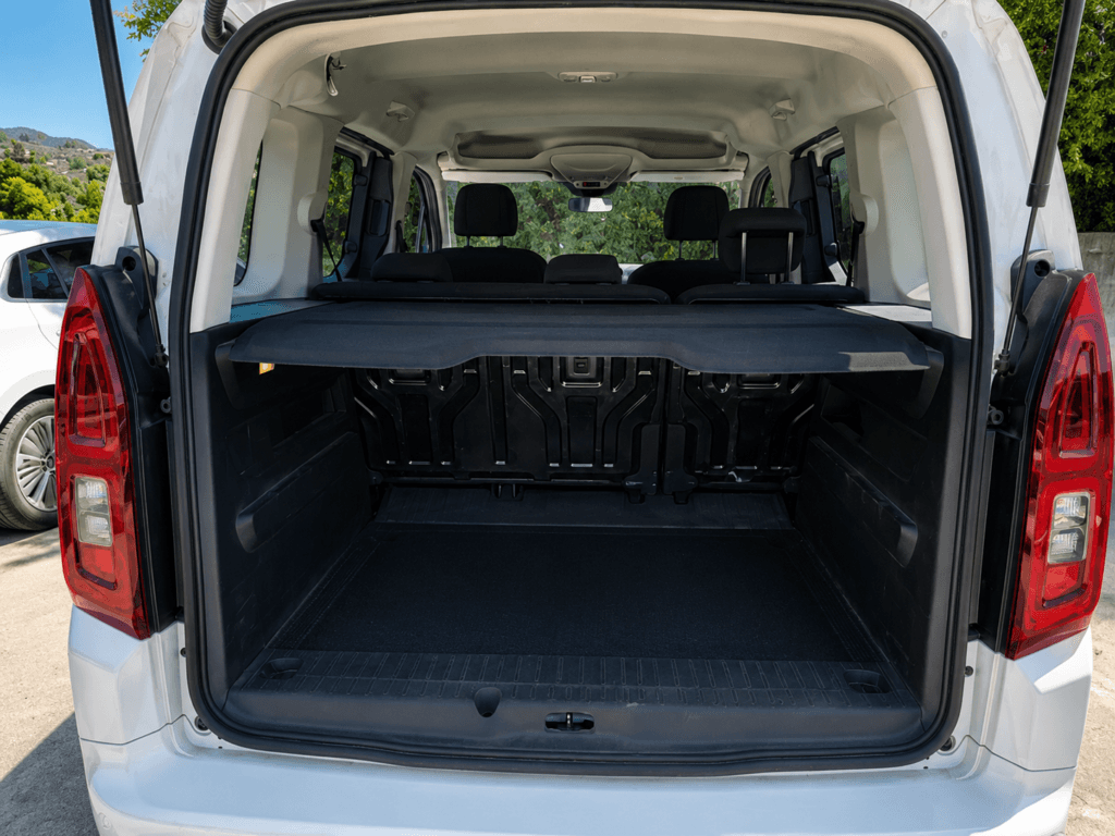 Zona de carga Opel Combo L