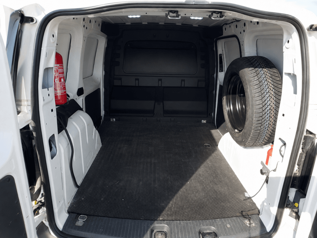 Zona de carga vacía Volkswagen Caddy 4x4 furgoneta medidas