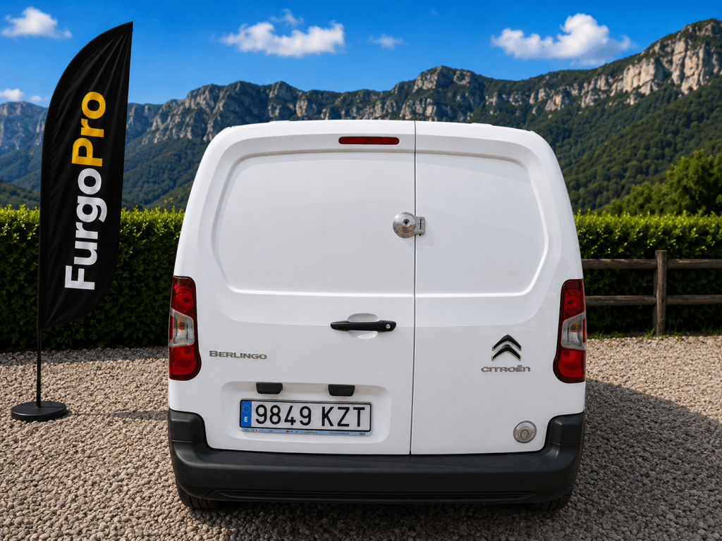 Citroën Berlingo Industrial 2019 con 48520km vehiculo blanco con puerta trasera