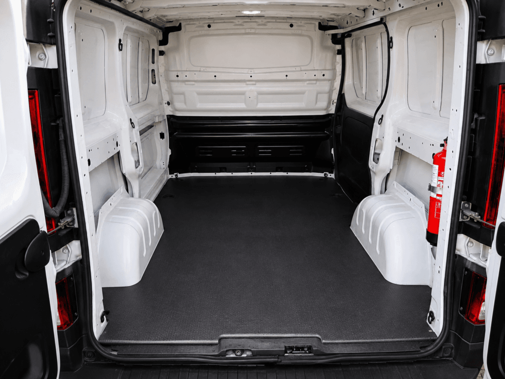 Renault Trafic Furgón L1H1 · 2022 · 17.788 km · Diésel segunda mano lista para trabajar FurgoPro