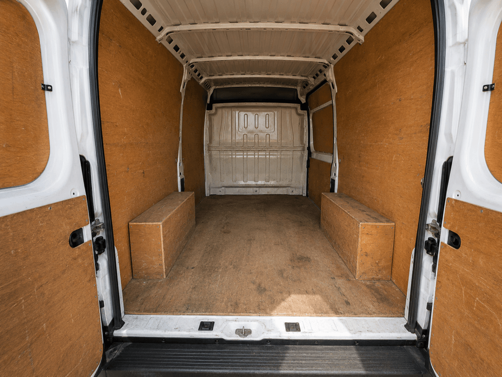 citroën jumper L2H2 de ocasión con amplia zona de carga