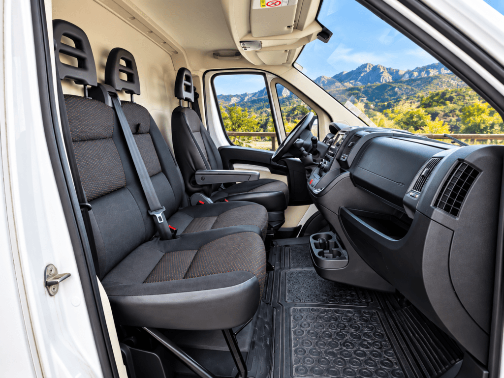citroen jumper l3h3 BlueHDi 130 con 11.548 kilometros interior

