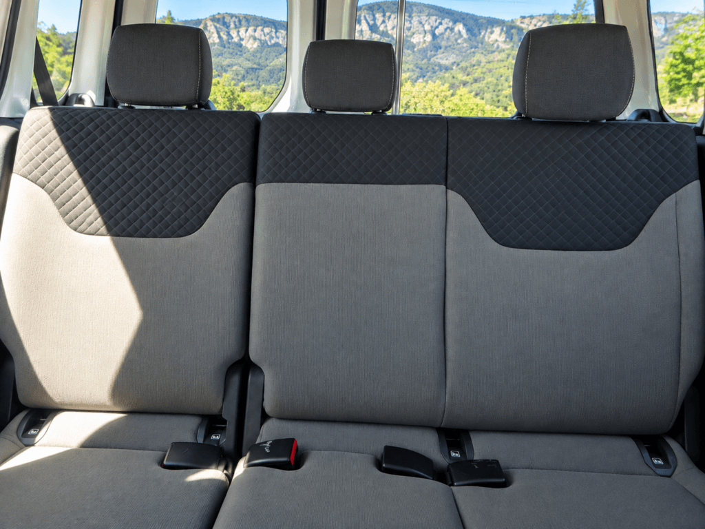 Ford Transit Courier Kombi de segunda mano vista trasera