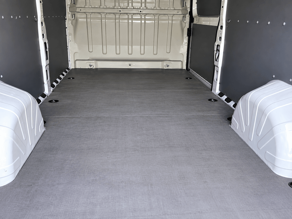 Zona de carga vacía Opel Movano L3H2 13m3 furgón medidas