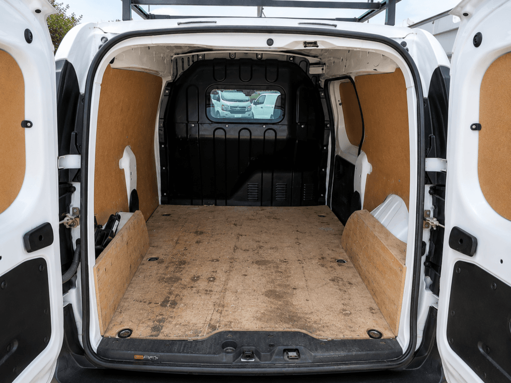 Zona de carga Renault Express segunda mano lista para trabajar